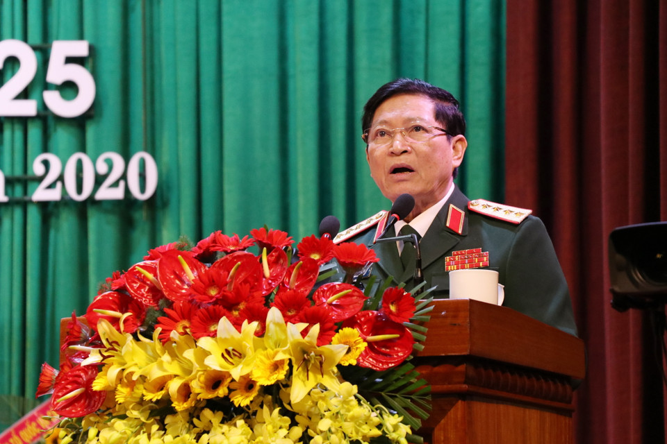 Đại tướng Ngô Xuân Lịch, Ủy viên Bộ Chính trị, Phó Bí thư Quân ủy Trung ương, Bộ trưởng Bộ Quốc phòng, phát biểu tại Đại hội. (Ảnh: Phạm Cường/TTXVN)