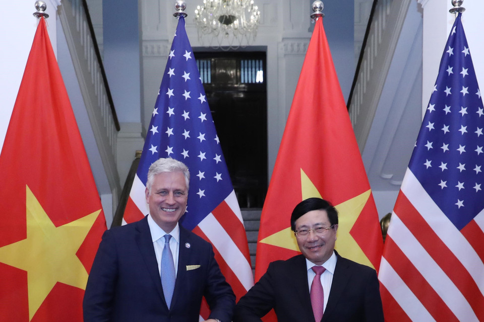 Phó Thủ tướng, Bộ trưởng Bộ Ngoại giao Phạm Bình Minh với Cố vấn An ninh Quốc gia Hoa Kỳ Robert O'Brien. (Ảnh: Lâm Khánh/TTXVN)