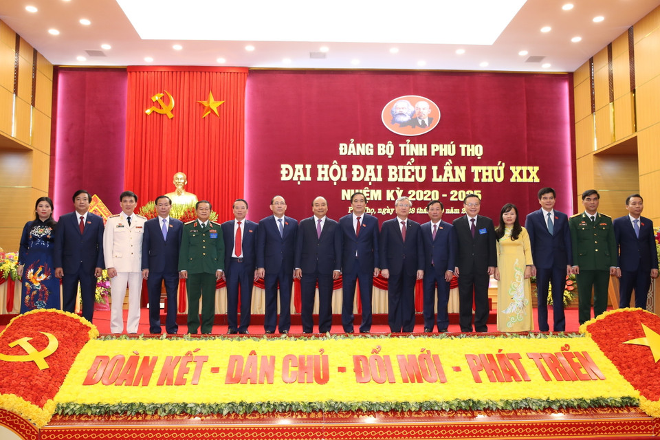 Thủ tướng Nguyễn Xuân Phúc với các đại biểu dự khai mạc Đại hội. (Ảnh: Dương Giang/TTXVN)