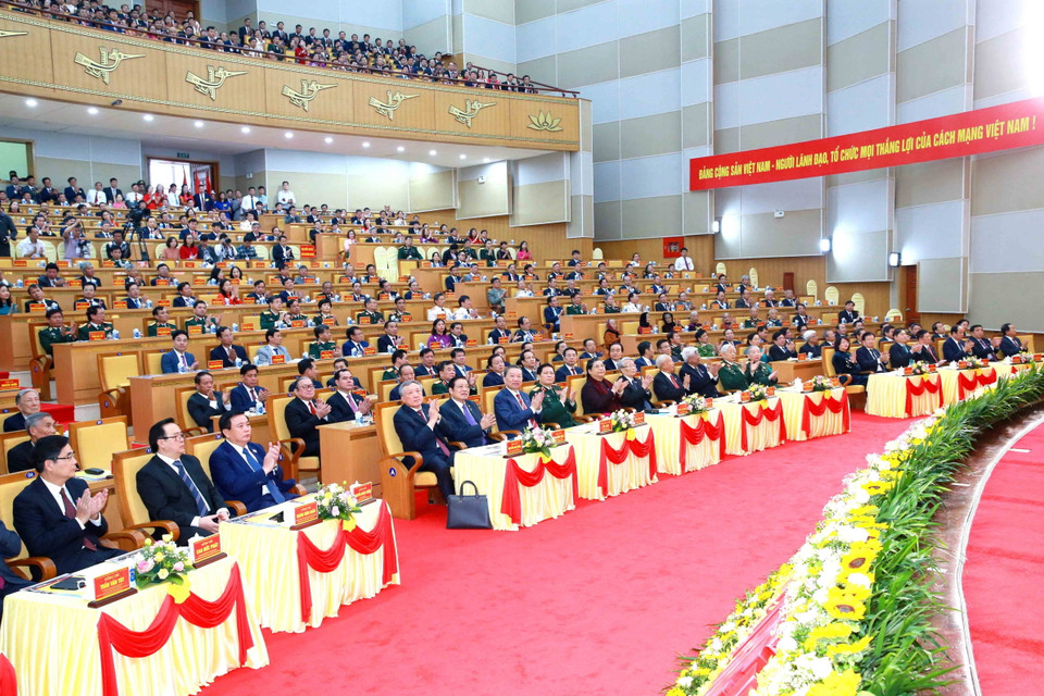 Các lãnh đạo Đảng, Nhà nước, Quốc hội dự Đại hội Đảng bộ tỉnh Hưng Yên. (Ảnh: Phương Hoa/TTXVN)