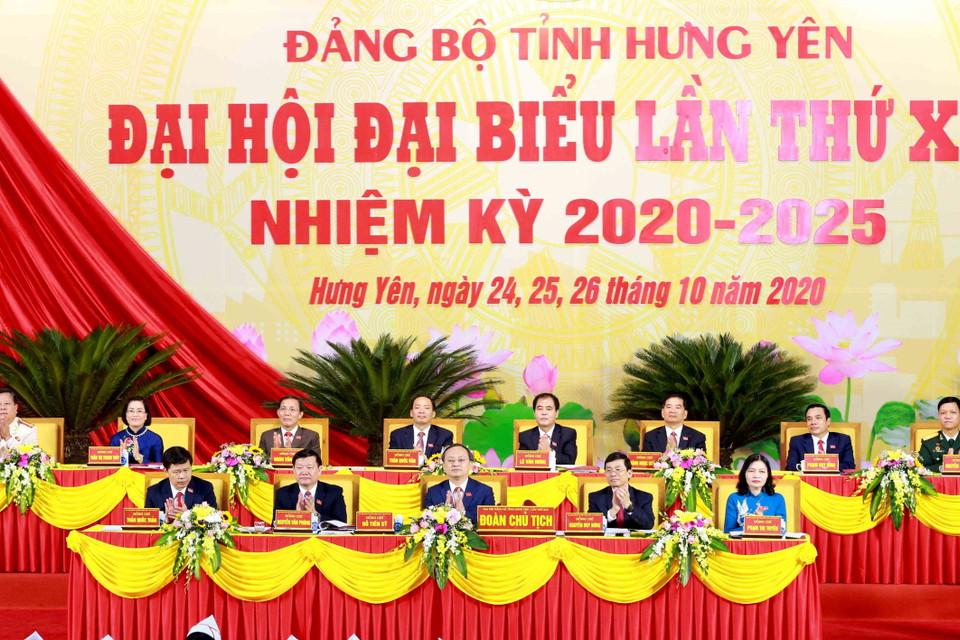 Đoàn chủ tịch điều hành Đại hội. (Ảnh: Phương Hoa/TTXVN)