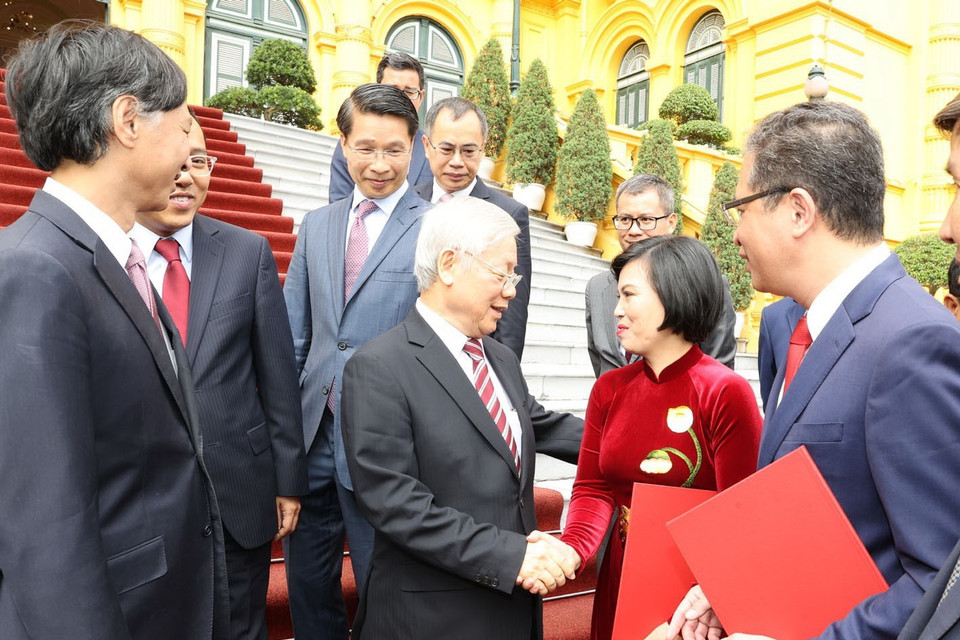 Tổng Bí thư, Chủ tịch nước Nguyễn Phú Trọng với các Đại sứ, Tổng Lãnh sự Việt Nam tại nước ngoài. (Ảnh: Trí Dũng/TTXVN)
