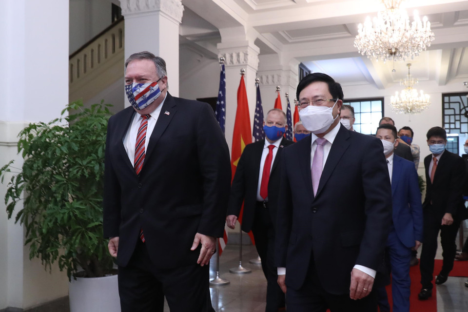 Phó Thủ tướng, Bộ trưởng Bộ Ngoại giao Phạm Bình Minh với Ngoại trưởng Hoa Kỳ Mike Pompeo. (Ảnh: Lâm Khánh/TTXVN)
