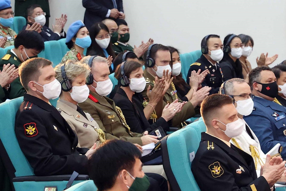  Đại diện thường trú Liên hợp quốc và các cơ quan ngoại giao tại Việt Nam tham dự buổi lễ. (Ảnh: Thống Nhất/TTXVN)