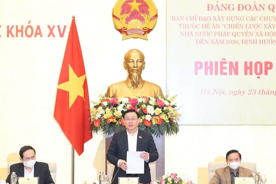 Chủ tịch Quốc hội, Bí thư Đảng đoàn Quốc hội Vương Đình Huệ phát biểu tại Phiên họp thứ tư Đảng đoàn Quốc hội về xây dựng và hoàn thiện Nhà nước pháp quyền. (Ảnh: Trọng Đức/TTXVN)