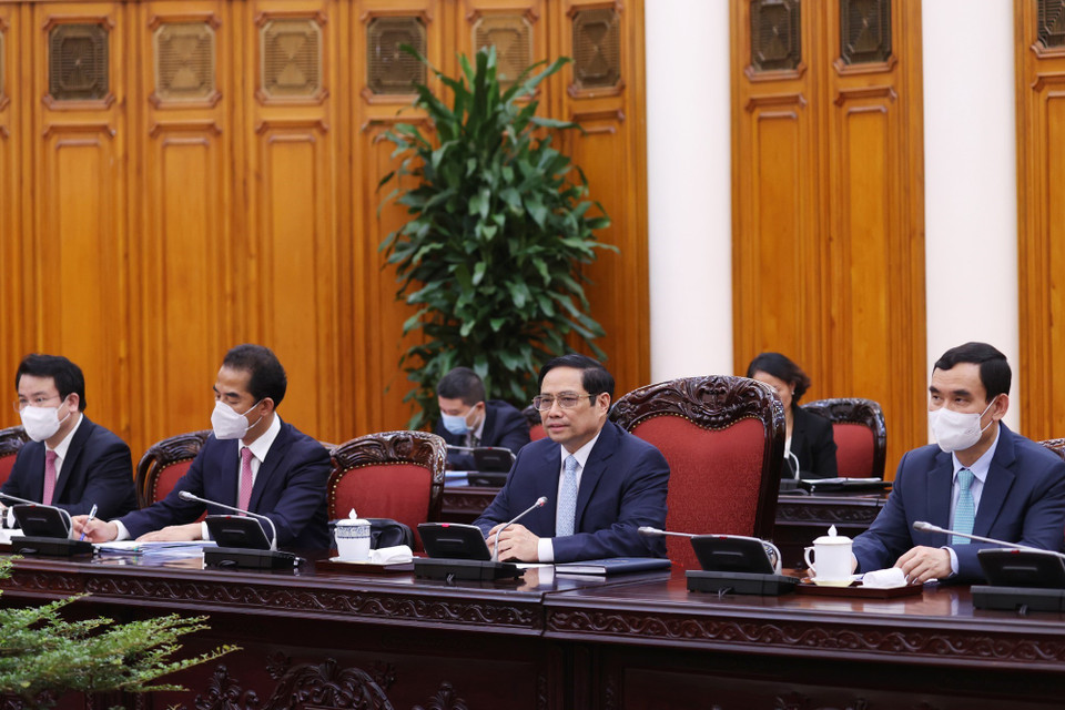 Thủ tướng Phạm Minh Chính và các thành viên đoàn Việt Nam tham dự buổi tiếp Phó Tổng thống, Bộ trưởng Ngoại giao Liên bang Thụy Sĩ Ignazio Cassis. (Ảnh: Dương Giang/TTXVN)