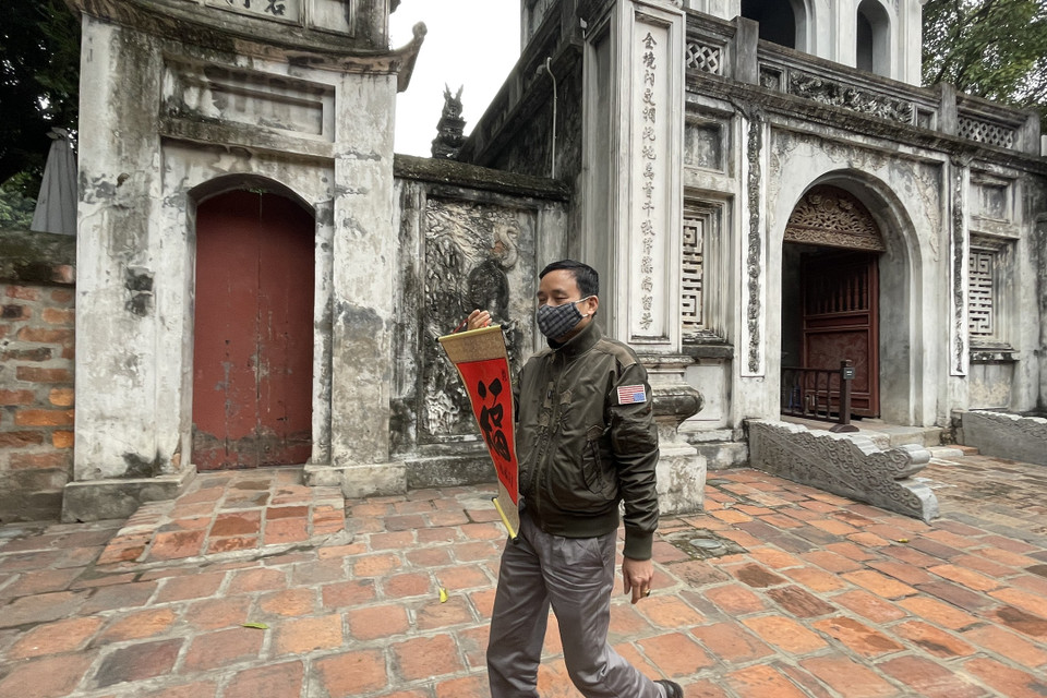 Thông thường, Văn Miếu-Quốc Tử Giám có khoảng 60% số khách tham quan là người nước ngoài, vì vậy, khu di tích rất mong chờ và đã sẵn sàng để đón chào nhóm khách này trở lại. Ảnh chụp thời điểm 15/2. (Ảnh: Minh Anh/Vietnam+)