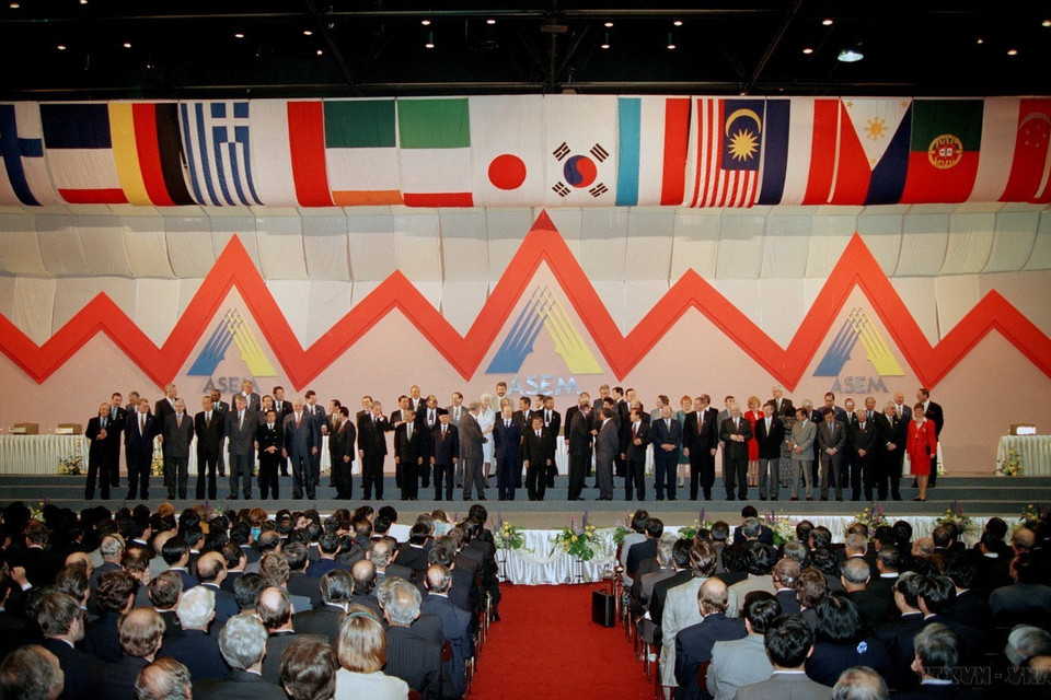 Việt Nam gia nhập Diễn đàn hợp tác Á-Âu (ASEM), còn gọi là Hội nghị thượng đỉnh Á-Âu, được chính thức thành lập vào năm 1996 trong hội nghị cấp cao đầu tiên tại Bangkok (1-2/3/1996). (Ảnh: TTXVN)