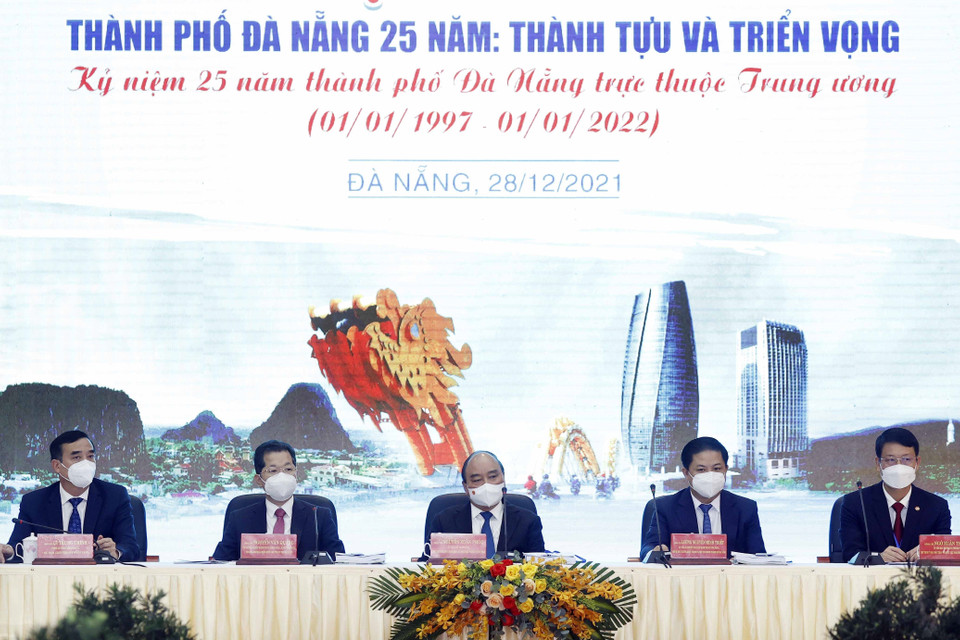 Chủ tịch nước Nguyễn Xuân Phúc dự tọa đàm. (Ảnh: Thống Nhất/TTXVN)
