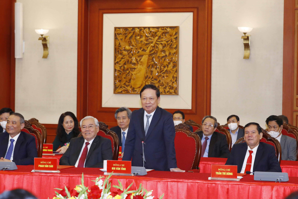 Ông Bùi Văn Tỉnh, nguyên Ủy viên Trung ương Đảng, nguyên Bí thư Tỉnh ủy Hòa Bình phát biểu tại hội nghị. (Ảnh: Phương Hoa/TTXVN)