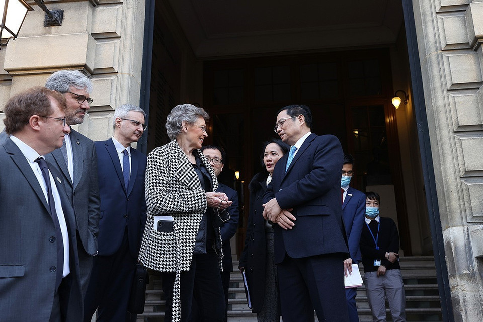 Sáng 5/11 (theo giờ địa phương), nhân chuyến thăm chính thức Cộng hòa Pháp, Thủ tướng Phạm Minh Chính đến thăm, làm việc tại Viện Pasteur Paris. (Ảnh: Dương Giang/TTXVN) 