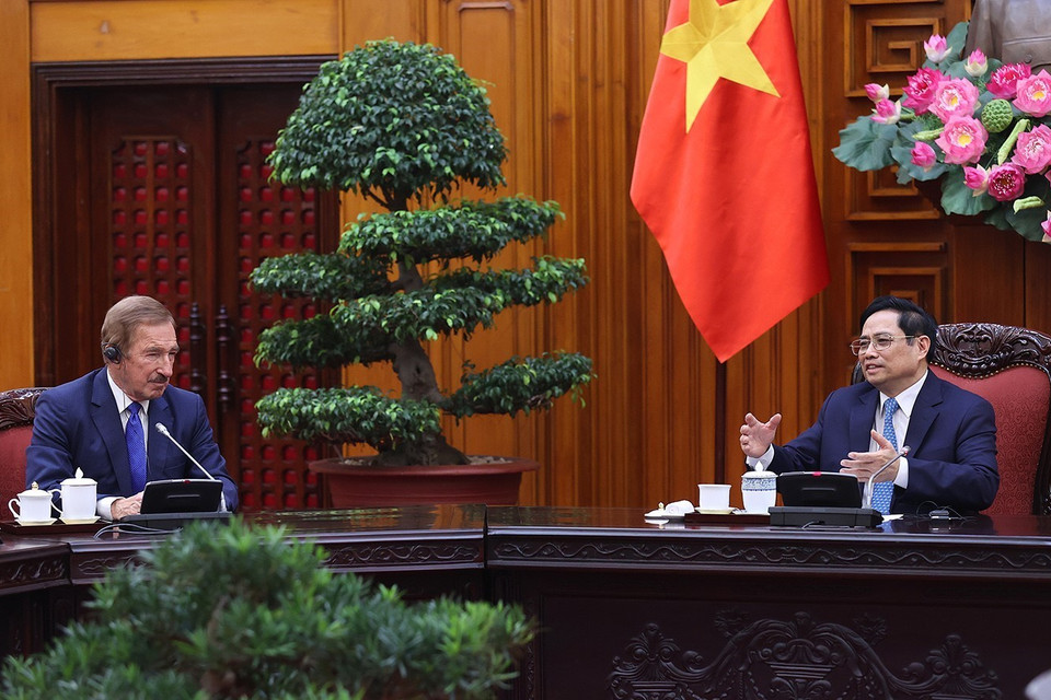 Thủ tướng Phạm Minh Chính tiếp ông Steven Udvar Hazy, Chủ tịch Công ty Air Lease Corporation. (Ảnh: Dương Giang/TTXVN)