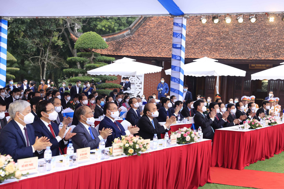 Chủ tịch nước Nguyễn Xuân Phúc, các lãnh đạo, nguyên Đảng, Nhà nước dự Lễ kỷ niệm. (Ảnh: Thống Nhất/TTXVN)