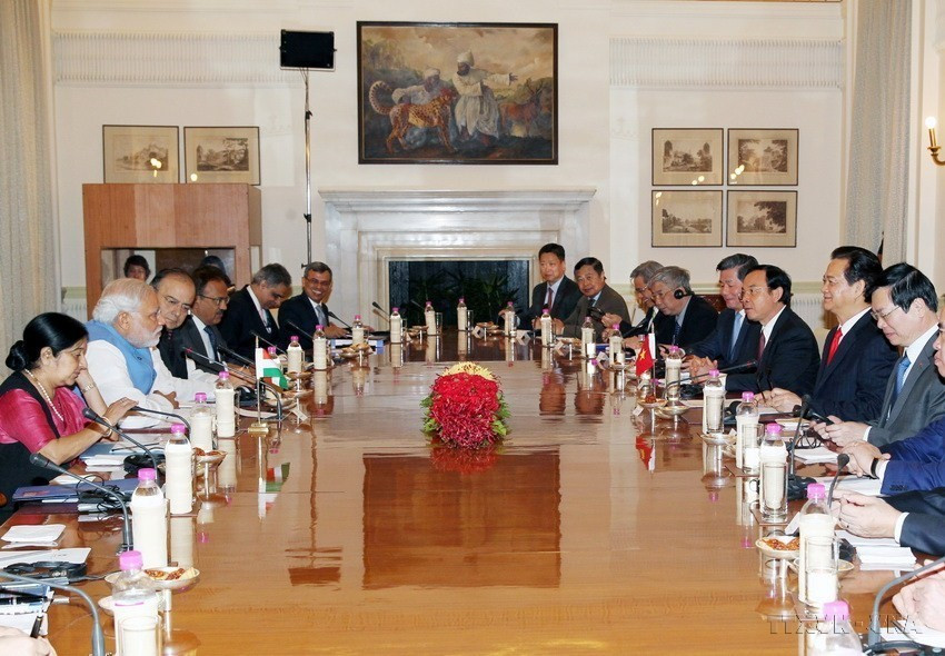 Thủ tướng Narendra Modi đón, hội đàm với Thủ tướng Nguyễn Tấn Dũng thăm chính thức Ấn Độ, ngày 28/10/2014. (Ảnh: Đức Tám/TTXVN)