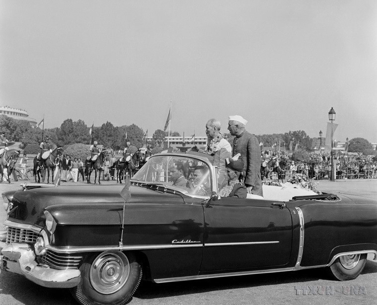 Nhân dân thủ đô New Delhi nồng nhiệt chào mừng Chủ tịch Hồ Chí Minh thăm hữu nghị Ấn Độ (5-14/2/1958). (Ảnh: TTXVN)