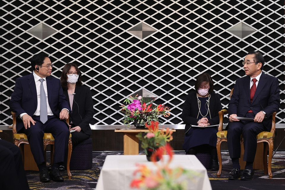 Thủ tướng Phạm Minh Chính tiếp ông Sasaki Nobuhiko, Chủ tịch Tổ chức xúc tiến thương mại Nhật Bản (Jetro). (Ảnh: Dương Giang/TTXVN)