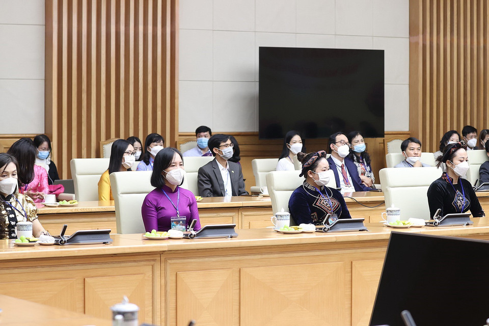 Các nhà giáo tham dự buổi gặp. (Ảnh: Dương Giang/TTXVN)