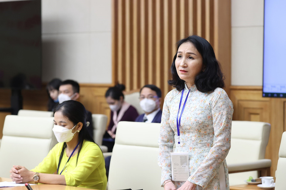 Cô giáo Mai Thị Kim Phượng, Hiệu trưởng Trường Tiểu học Tân Sơn Nhì, quận Tân Phú, Thành phố Hồ Chí Minh phát biểu. (Ảnh: Dương Giang/TTXVN)