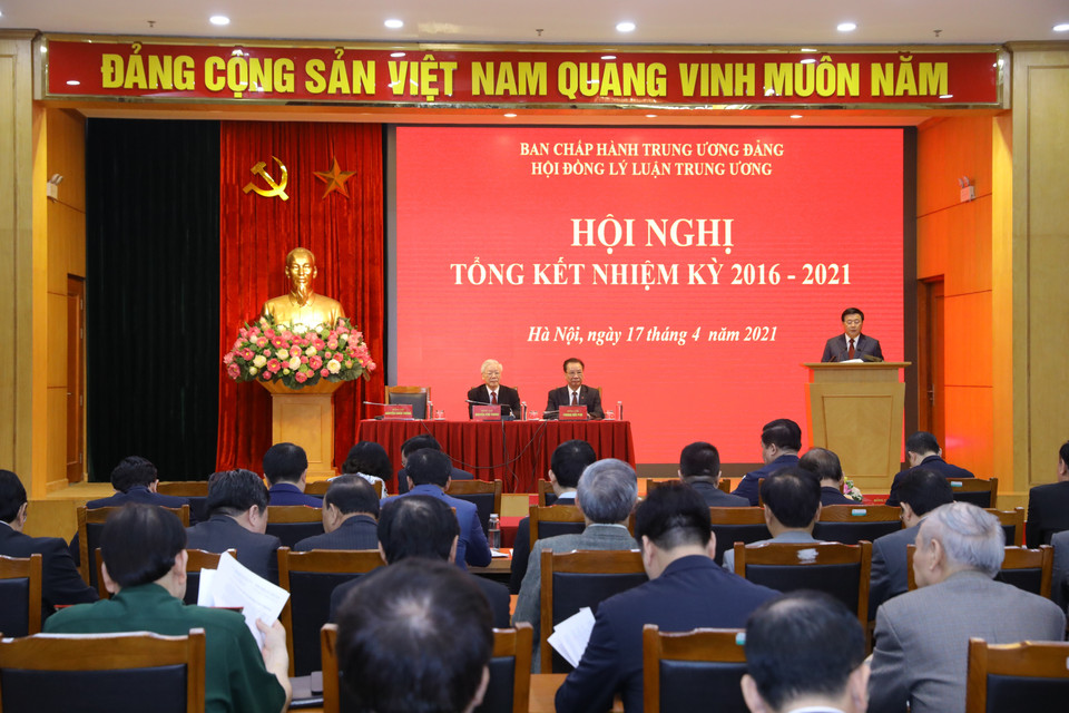 Đồng chí Nguyễn Xuân Thắng, Ủy viên Bộ Chính, Chủ tịch Hội đồng Lý luận Trung ương phát biểu khai mạc. (Ảnh: Văn Điệp/TTXVN)