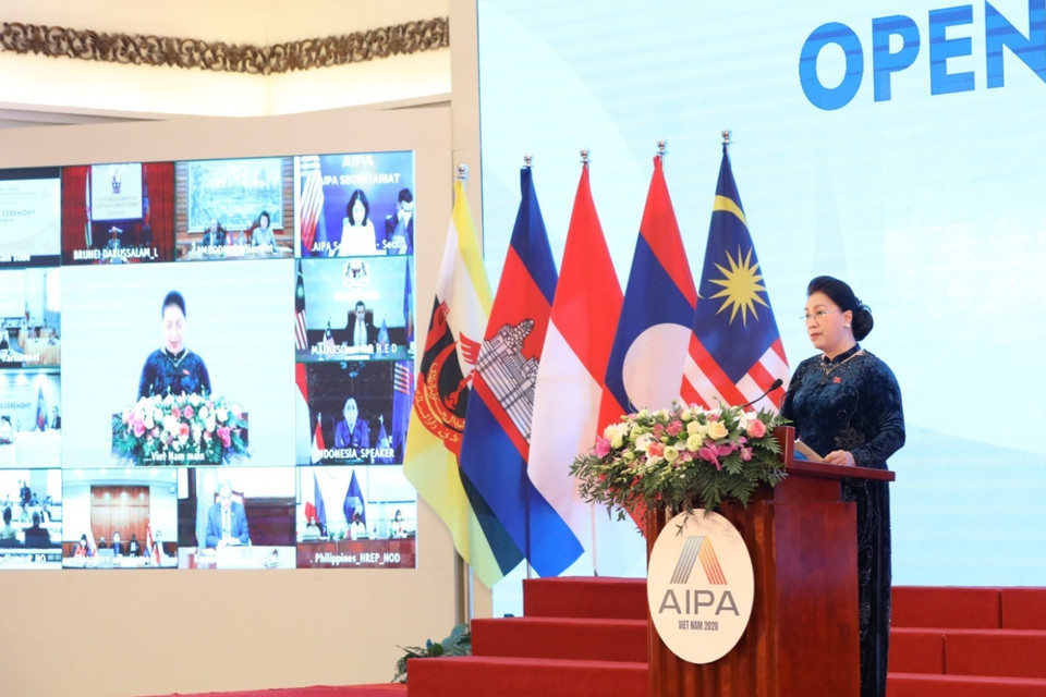 Chủ tịch Quốc hội Nguyễn Thị Kim Ngân, Chủ tịch AIPA-41 phát biểu khai mạc. (Ảnh: Văn Điệp/TTXVN)