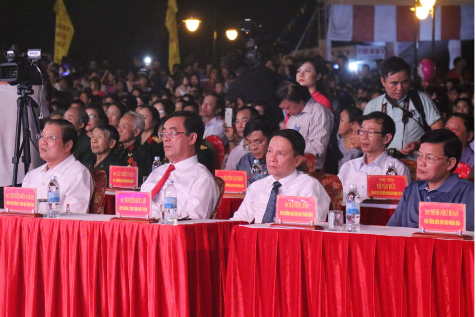 Các đại biểu dự chương trình. (Ảnh: Nguyên Lý/TTXVN)