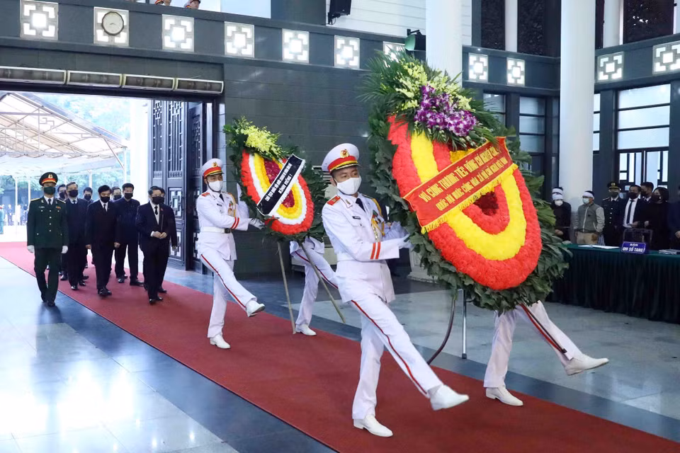 Đoàn Quốc hội do Phó Chủ tịch Quốc hội Nguyễn Đức Hải dẫn đầu viếng nguyên Phó Thủ tướng Chính phủ Nguyễn Côn. (Ảnh: Phạm Kiên/TTXVN)