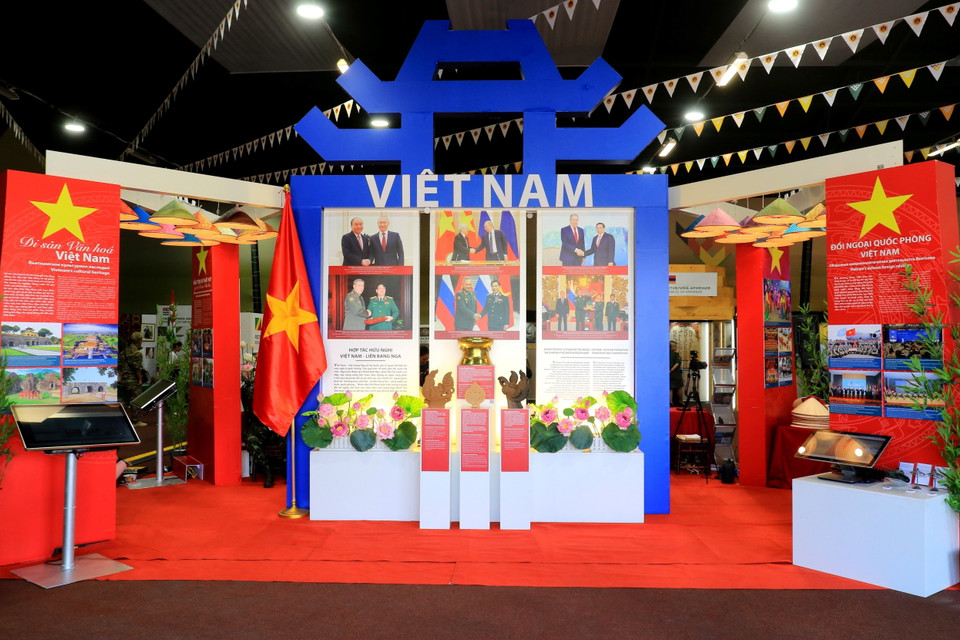 Gian trưng bày về Việt Nam trong khuôn viên Nhà Hữu nghị tại thao trường Alabino, nơi diễn ra các hoạt động chính của Army Games 2022. (Ảnh: Trần Hiếu/TTXVN)