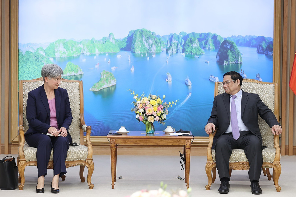 Thủ tướng Phạm Minh Chính tiếp Bộ trưởng Ngoại giao Australia. (Ảnh: Dương Giang/TTXVN)