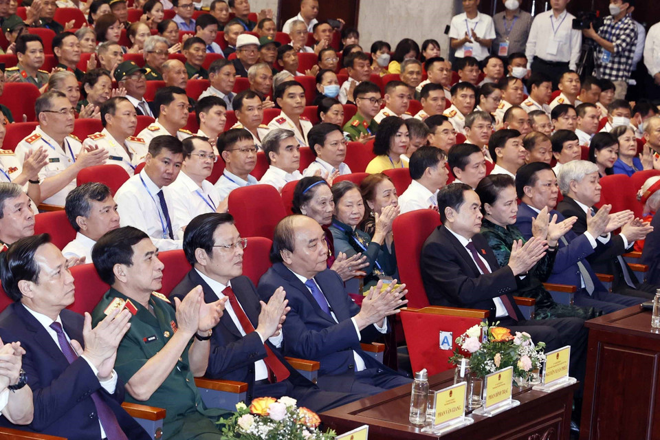 Chủ tịch nước Nguyễn Xuân Phúc và các đại biểu dự Lễ kỷ niệm. (Ảnh: Thống Nhất/TTXVN)