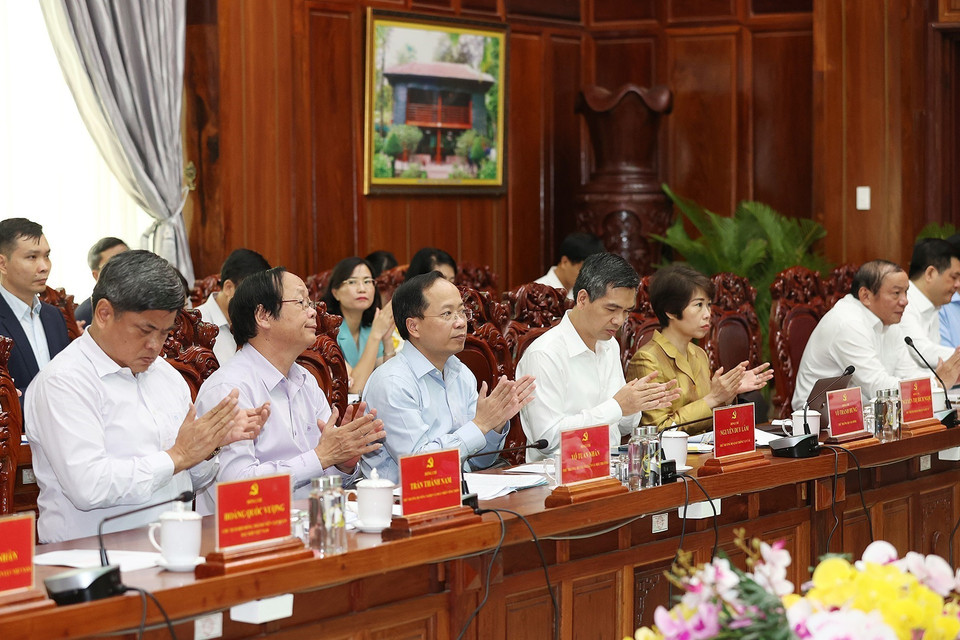 Đại diện một số bộ, ngành tham dự buổi làm việc với lãnh đạo chủ chốt tỉnh Hậu Giang. (Ảnh: Dương Giang/TTXVN)