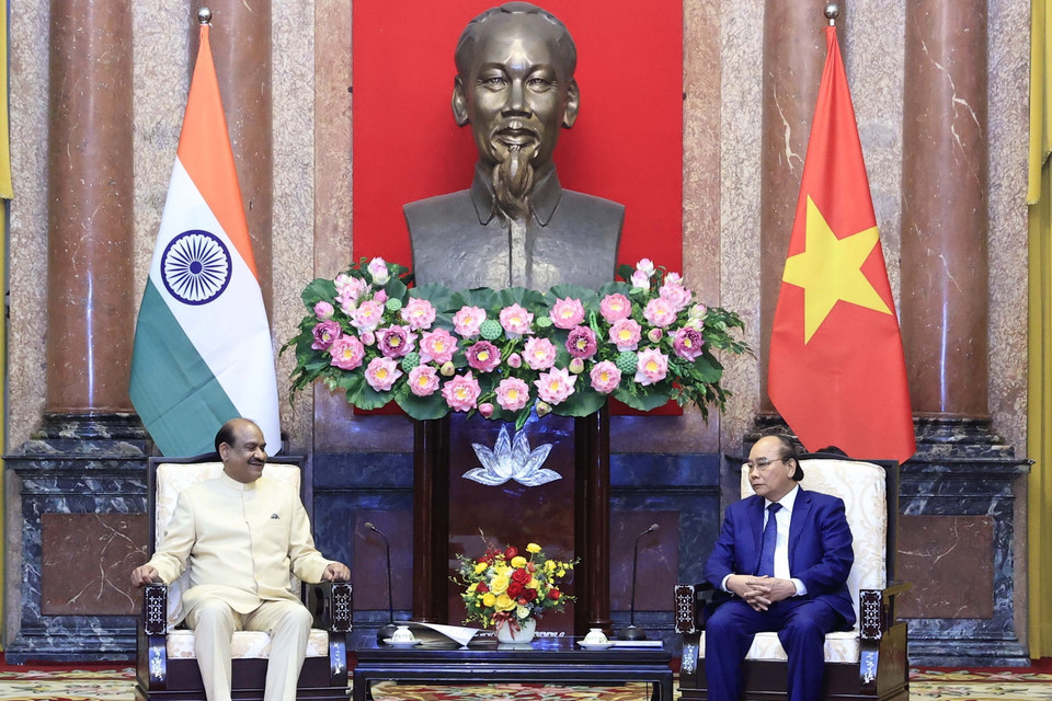 Chủ tịch nước Nguyễn Xuân Phúc tiếp Chủ tịch Hạ viện Cộng hòa Ấn Độ Om Birla. (Ảnh: Thống Nhất/TTXVN)