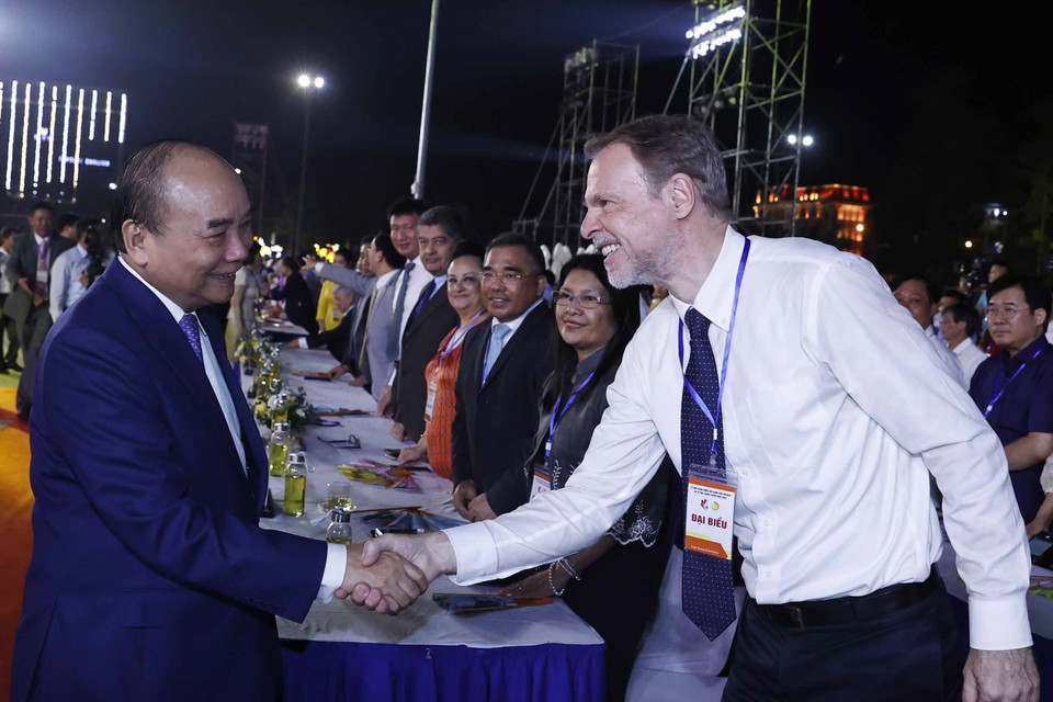 Chủ tịch nước Nguyễn Xuân Phúc đến dự buổi lễ. (Ảnh: Thống Nhất/TTXVN)