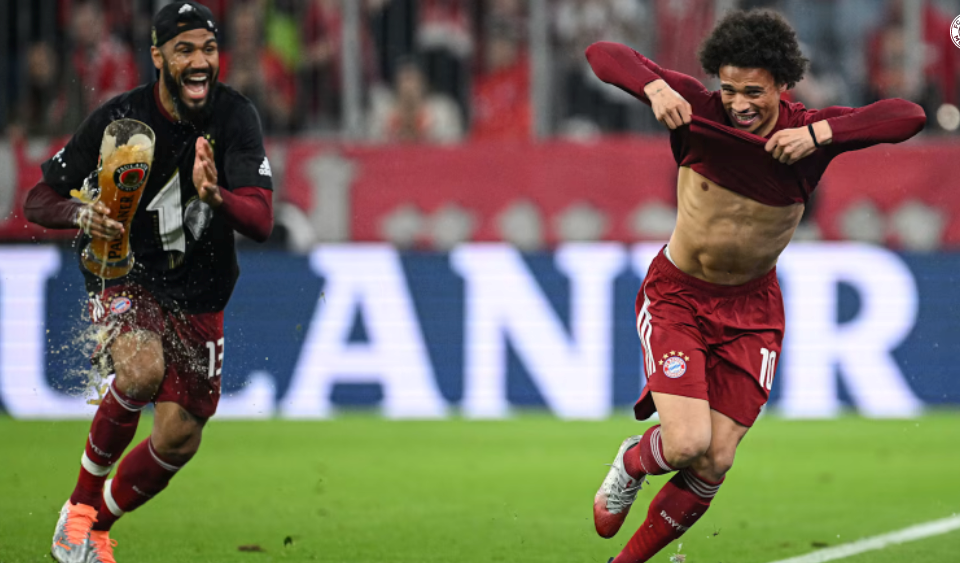 Đang chú ý, Bayern đã lập nên kỳ tích 10 năm liên tiếp vô địch Bundesliga. (Nguồn: FcBayern)