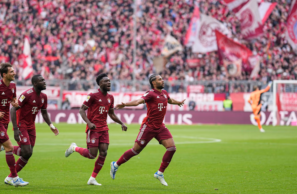 ...để có bàn mở tỷ số ngay phút 15 của Serge Gnabry, đây là bàn thắng thứ 13 của chân sút người Đức cho Bayern tại Bundesliga. (Nguồn: FcBayern)