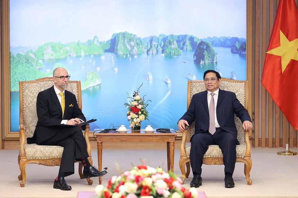 Thủ tướng Phạm Minh Chính tiếp Đại sứ Shawn Steil. (Ảnh: Dương Giang/TTXVN)