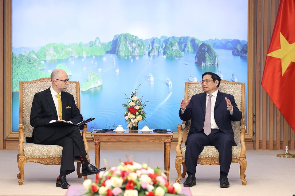 Thủ tướng Phạm Minh Chính tiếp Đại sứ Canada tại Việt Nam Shawn Steil. (Ảnh: Dương Giang/TTXVN)