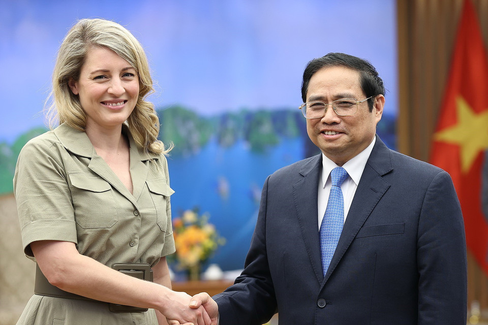 Chiều 13/4, tại Hà Nội, Thủ tướng Phạm Minh Chính đã tiếp Bộ trưởng Ngoại giao Canada Mélanie Joly đến chào xã giao. (Ảnh: Dương Giang/TTXVN)