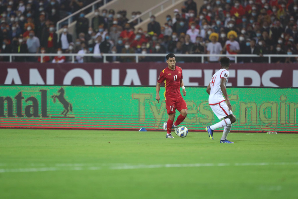 Trong suốt 45 phút đầu tiên, hai đội đã không thể tạo nên sự khác biệt, đó là bàn thắng. (Ảnh: Tá Hiển/Vietnam+)