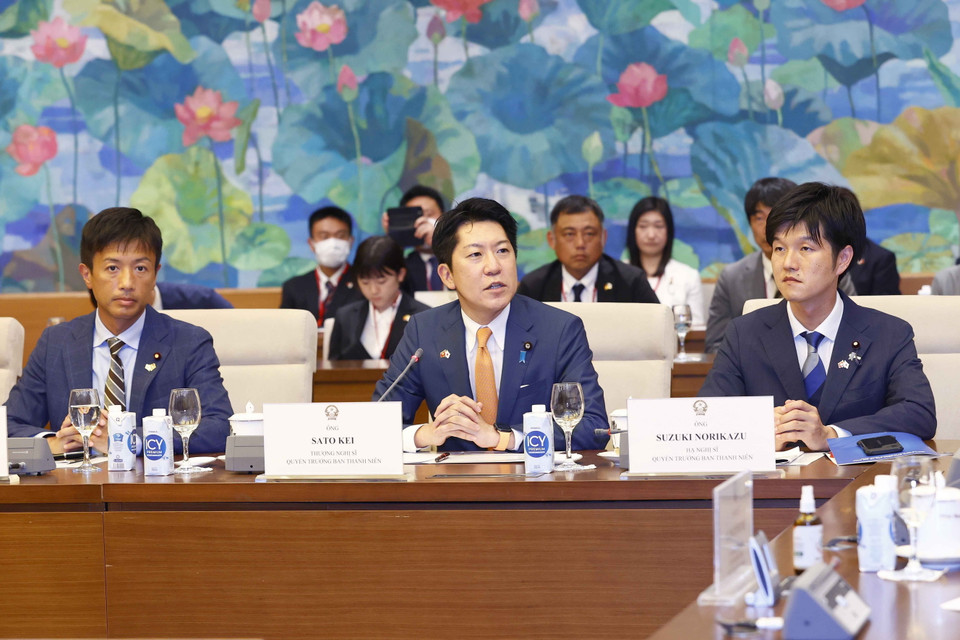 Thượng Nghị sĩ Sato Kei, quyền Trưởng Ban Thanh niên Đảng Dân chủ Tự do Nhật Bản (LDP) phát biểu. (Ảnh: Doãn Tấn/TTXVN)