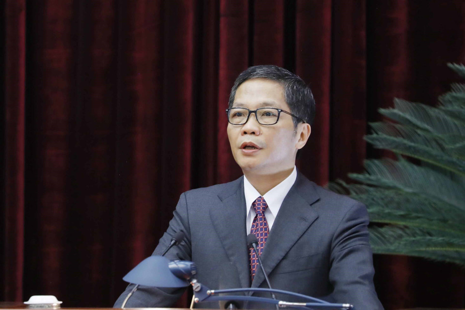 Ủy viên Bộ Chính trị, Trưởng Ban Kinh tế Trung ương Trần Tuấn Anh trình bày báo cáo tại hội nghị. (Ảnh: Phương Hoa/TTXVN)