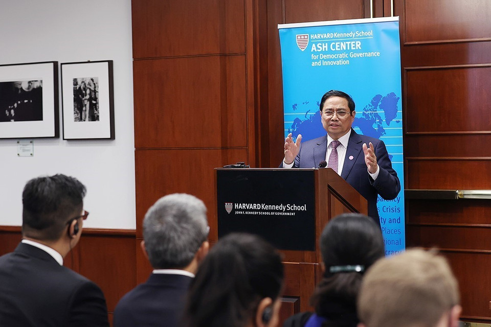 Thủ tướng Phạm Minh Chính phát biểu tại Đại học Harvard. (Ảnh: Dương Giang/TTXVN)