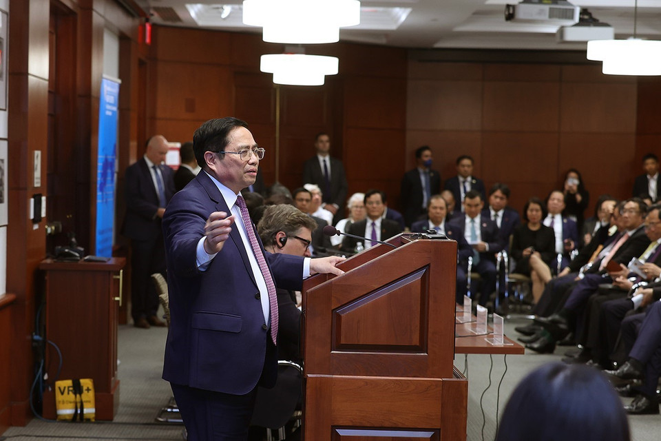 Thủ tướng Phạm Minh Chính phát biểu tại toạ đàm về chính sách tại Đại học Harvard. (Ảnh: Dương Giang/TTXVN)