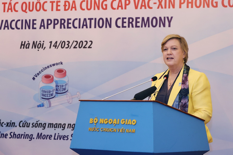 Bà Rana Flowers, quyền Điều phối viên Liên hợp quốc, Trưởng đại diện Quỹ Nhi đồng Liên hợp quốc (UNICEF) tại Việt Nam phát biểu. (Ảnh: Dương Giang/TTXVN)