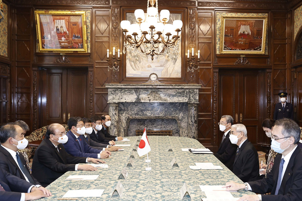 Chủ tịch nước Nguyễn Xuân Phúc hội kiến Chủ tịch Thượng viện Nhật Bản Hidehisa Otsuji. (Ảnh: Thống Nhất/TTXVN)