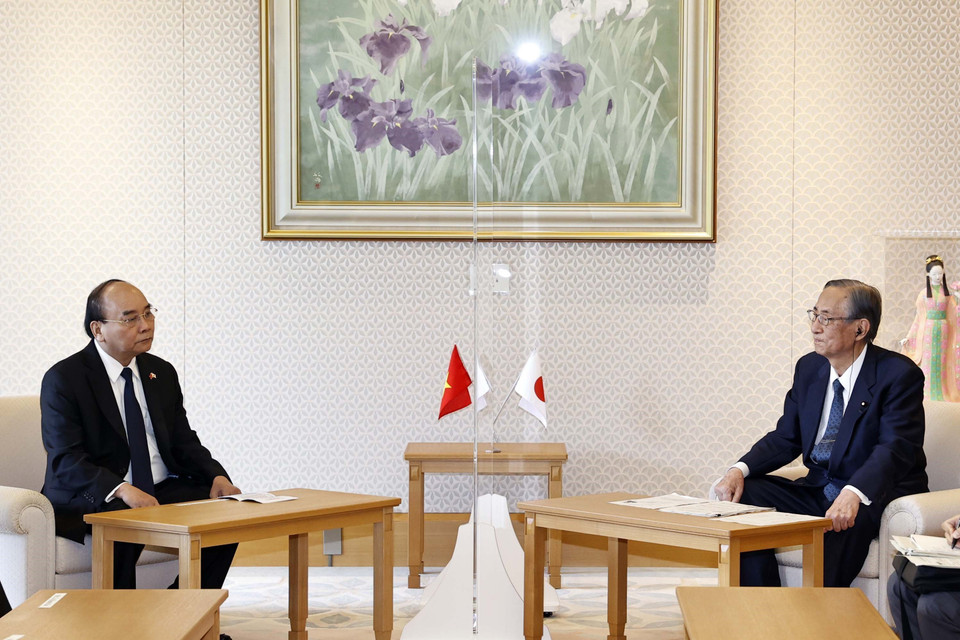 Chủ tịch nước Nguyễn Xuân Phúc hội kiến Chủ tịch Hạ viện Nhật Bản Hosoda Hiroyuki. (Ảnh: Thống Nhất/TTXVN)