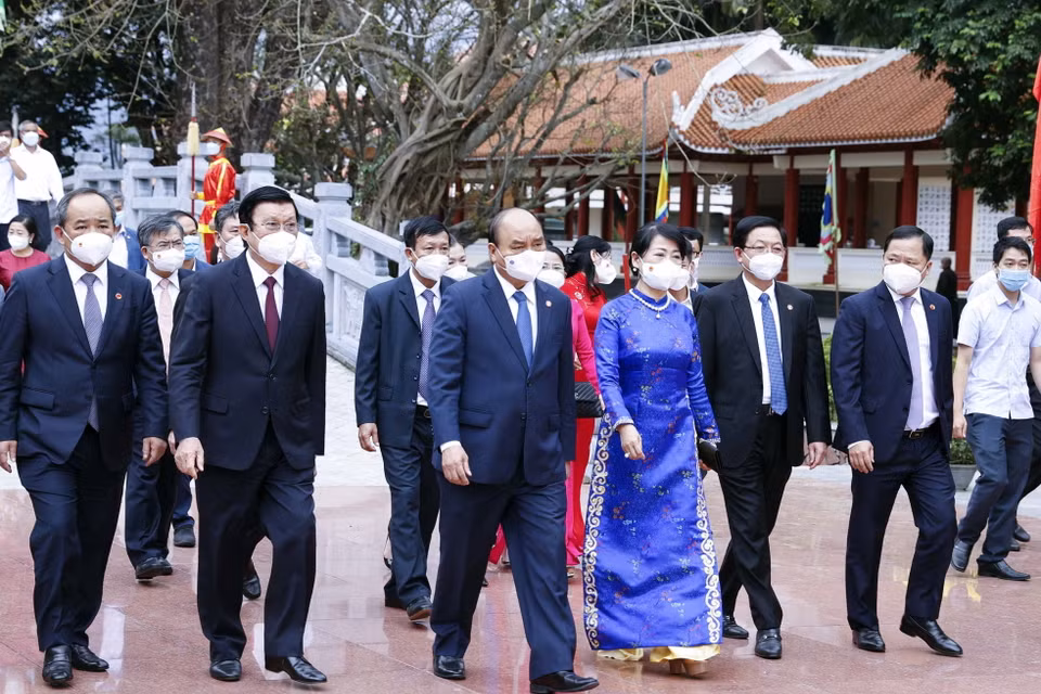 Chủ tịch nước Nguyễn Xuân Phúc đến dự Lễ khánh thành Đền thờ Tây Sơn Tam Kiệt. (Ảnh: Thống Nhất/TTXVN)