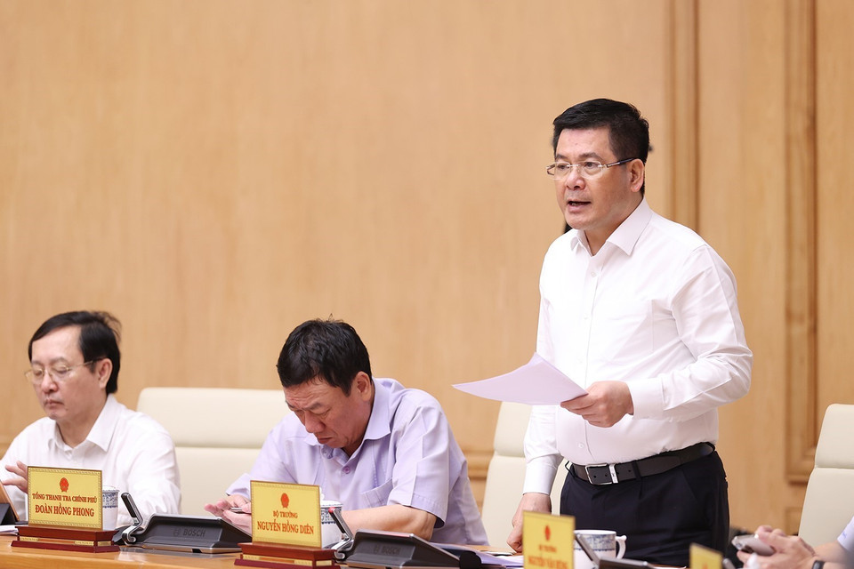 Bộ trưởng Bộ Công Thương Nguyễn Hồng Diên phát biểu. (Ảnh: Dương Giang/TTXVN)