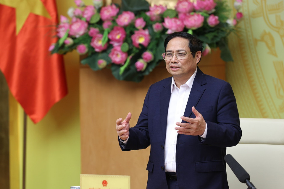 Thủ tướng Phạm Minh Chính chúc mừng các cơ quan báo chí nhân Ngày Báo chí cách mạng Việt Nam. (Ảnh: Dương Giang/TTXVN)