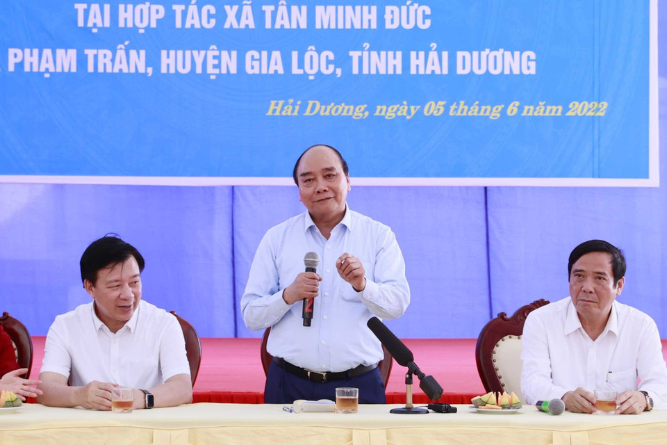 Chủ tịch nước Nguyễn Xuân Phúc phát biểu tại buổi đến thăm mô hình người cao tuổi làm kinh tế giỏi Hợp tác xã Tân Minh Đức. (Ảnh: Thống Nhất/TTXVN)