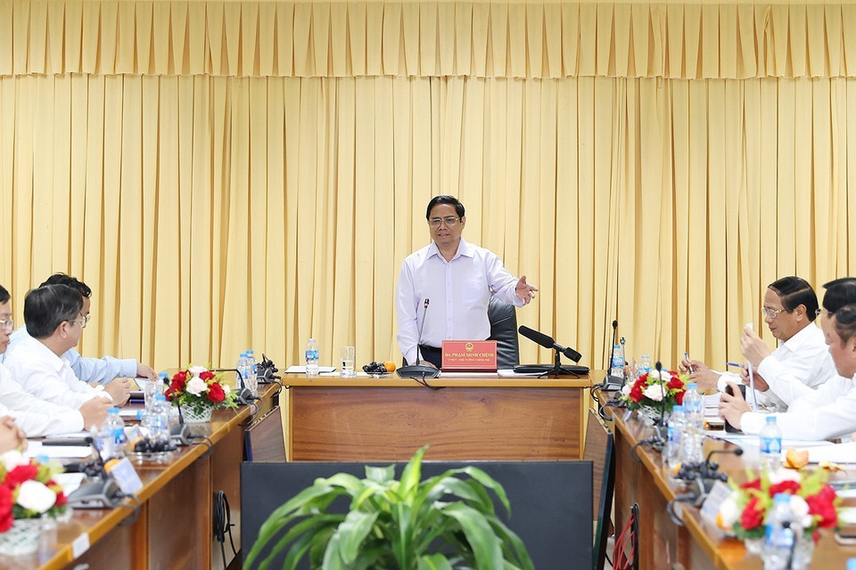 Thủ tướng Phạm Minh Chính phát biểu tại buổi làm việc với Nhà máy Nhiệt điện Ô Môn 1. (Ảnh: Dương Giang/TTXVN)